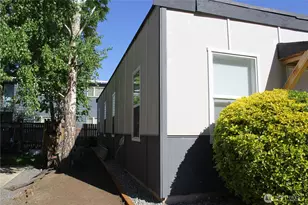 2110 NE 85th St, Seattle, WA 98115 - Photo 5