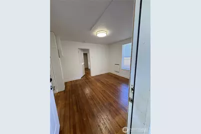 2110 NE 85th Street, Seattle, WA 98115 - Photo 9