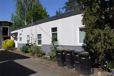 2110 NE 85th Street, Seattle, WA 98115 - Photo 3