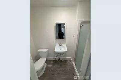 2110 NE 85th Street, Seattle, WA 98115 - Photo 13