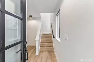4206 36th Ave W, Seattle, WA 98199 - Photo 3