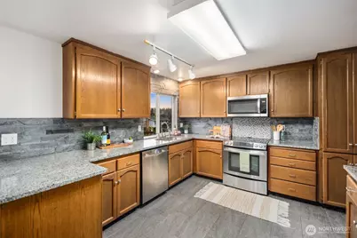 27525 12th Place S, Des Moines, WA 98198 - Photo 3