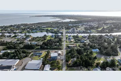 262 Oyhut Bay Boulevard SW #305, Ocean Shores, WA 98569 - Photo 15