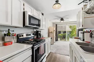 17430 Ambaum Blvd S, Seattle, WA 98148 - Photo 9