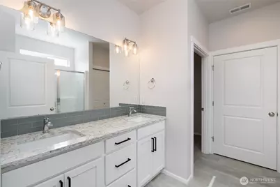 512 Wellington Place, Sedro Woolley, WA 98284 - Photo 17