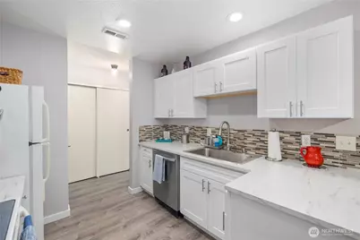 4118 212th Street SW #C103, Mountlake Terrace, WA 98043 - Photo 7