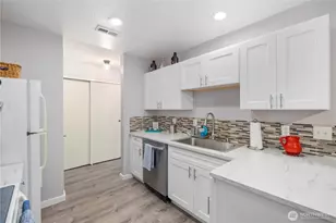 4118 212th St SW, Mountlake Terrace, WA 98043 - Photo 7