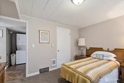 6303 Wilson Avenue S, Seattle, WA 98118 - Photo 31