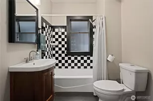 4306 Burke Ave N, Seattle, WA 98103 - Photo 17