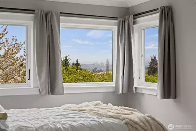 4306 Burke Avenue N, Seattle, WA 98103 - Photo 19