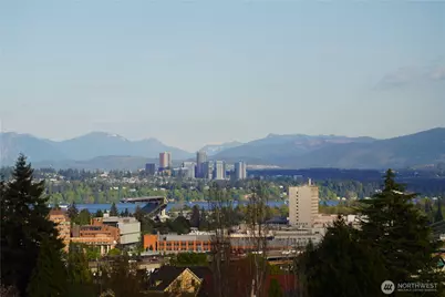 4306 Burke Avenue N, Seattle, WA 98103 - Photo 35