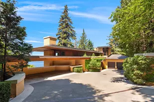 415 Shoreland Dr SE, Bellevue, WA 98004 - Photo 1