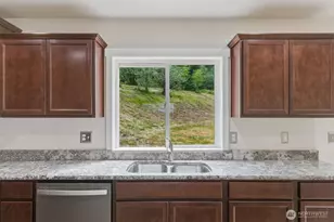 163 Cedar Falls Dr, Kelso, WA 98626 - Photo 9