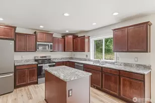 163 Cedar Falls Dr, Kelso, WA 98626 - Photo 3