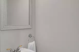 1800 10th Ave W, Seattle, WA 98119 - Photo 11