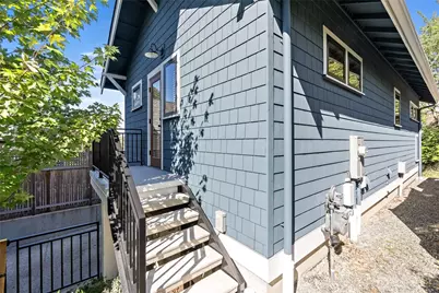 2708 1st Avenue W, Seattle, WA 98119 - Photo 9