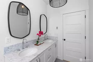 2708 1st Ave W, Seattle, WA 98119 - Photo 25