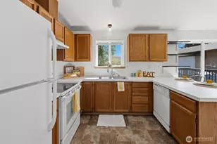 9702 159th St Ct E, Puyallup, WA 98375 - Photo 5