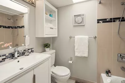 17420 NE 11th Street, Bellevue, WA 98008 - Photo 23