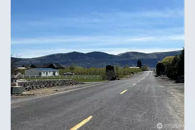 565 S Van Well Avenue, East Wenatchee, WA 98802 - Photo 5