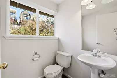 314 25th Avenue E, Seattle, WA 98112 - Photo 17