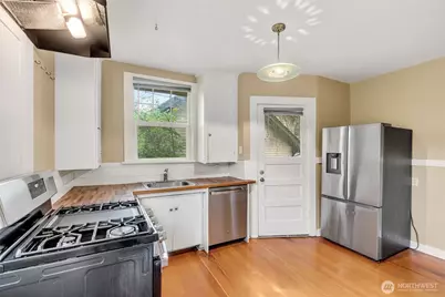 5003 Woodlawn Avenue N, Seattle, WA 98103 - Photo 7