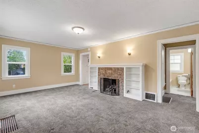 5003 Woodlawn Avenue N, Seattle, WA 98103 - Photo 3