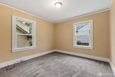 5003 Woodlawn Avenue N, Seattle, WA 98103 - Photo 15