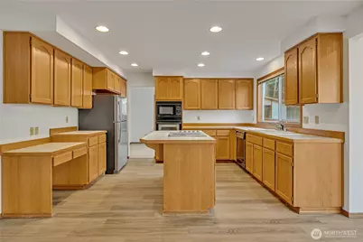 18425 143rd Court SE, Renton, WA 98058 - Photo 9