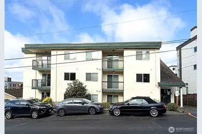 8747 Phinney Avenue N #13, Seattle, WA 98103 - Photo 31