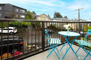 8747 Phinney Ave N, Seattle, WA 98103 - Photo 25