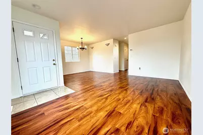 11542 62nd Avenue S, Seattle, WA 98178 - Photo 3