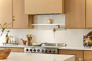 1305 Maine Ct, Milton, WA 98354 - Photo 3