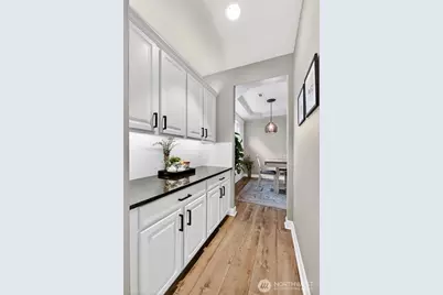 14207 Overlook Drive E, Bonney Lake, WA 98391 - Photo 17