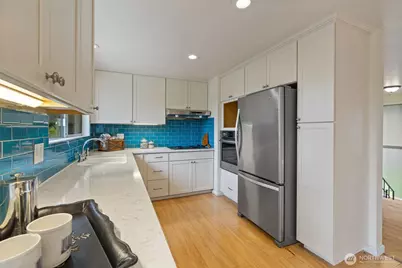 16610 SE 24th Street, Bellevue, WA 98008 - Photo 17