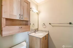1800 Taylor Ave N, Seattle, WA 98109 - Photo 13
