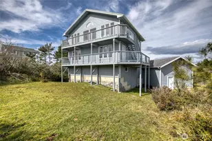 171 Marine View Dr SE, Ocean Shores, WA 98569 - Photo 3