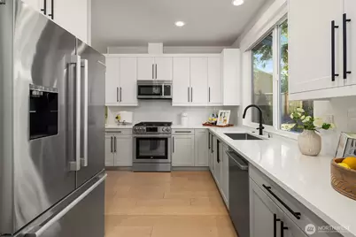 10931 NE 133rd Street, Kirkland, WA 98034 - Photo 9