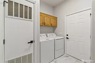 521 Military Rd E, Tacoma, WA 98445 - Photo 33