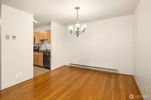 4540 8th Ave NE, Seattle, WA 98105 - Photo 9