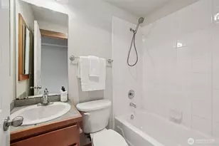 9047 17th Ave SW, Seattle, WA 98106 - Photo 11