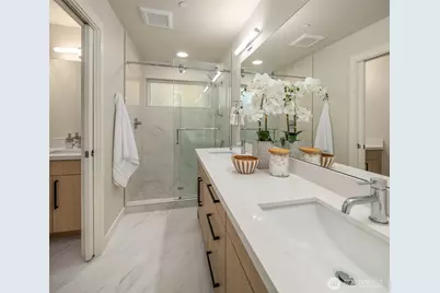 105 NW 39th Street #B, Seattle, WA 98107 - Photo 15