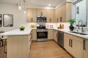 105 NW 39th St, Seattle, WA 98107 - Photo 11