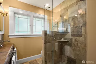 1018 NE 62nd St, Seattle, WA 98115 - Photo 21