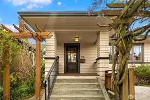 1018 NE 62nd St, Seattle, WA 98115 - Photo 3