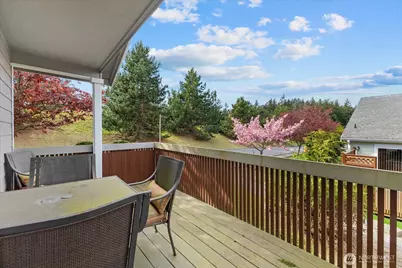 402 NW 12th Loop, Oak Harbor, WA 98277 - Photo 17