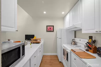 2933 76th Avenue SE #82B, Mercer Island, WA 98040 - Photo 7