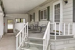 2828 34th Ave Ct E, Tacoma, WA 98443 - Photo 3