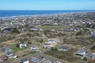 1439 Diamond Head Ave SW, Ocean Shores, WA 98569 - Photo 3