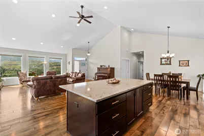 2741 SE Falcon View Drive, East Wenatchee, WA 98802 - Photo 15